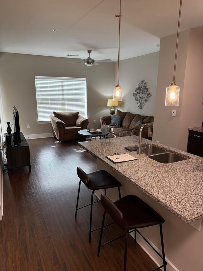 4735 Sharon Rd in Charlotte, NC - Building Photo - Building Photo