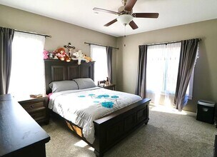 527 Bellflower Dr in Ames, IA - Building Photo - Building Photo