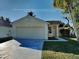 5040 Foxhall Dr N in West Palm Beach, FL - Building Photo