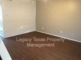1409 Courtney Pl in Cleburne, TX - Building Photo