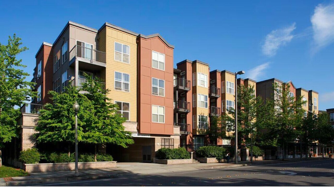16080 NE 85th St in Redmond, WA - Building Photo