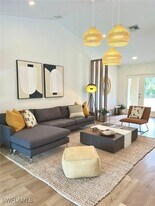 220 18th Ave NW in Naples, FL - Building Photo