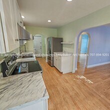 206 E 1st St in Cloverdale, CA - Building Photo - Building Photo