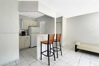 251 172nd St in Sunny Isles Beach, FL - Building Photo - Building Photo