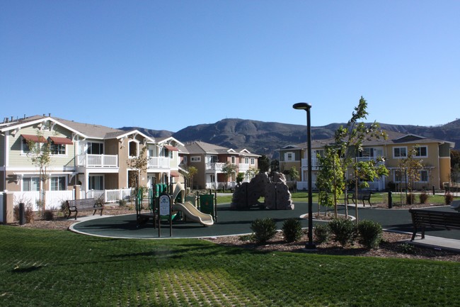 Rodney Fernandez Gardens in Santa Paula, CA - Building Photo - Building Photo