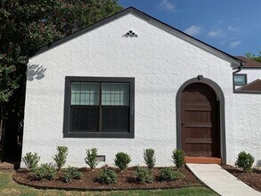 1006 W 2nd Ave in Corsicana, TX - Building Photo - Building Photo