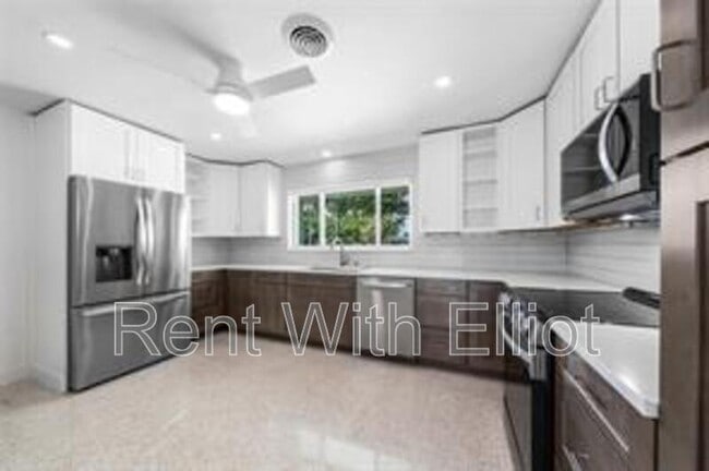 property at 3140 Calle Largo Dr