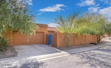 15219 N 51st Pl in Scottsdale, AZ - Building Photo - Building Photo
