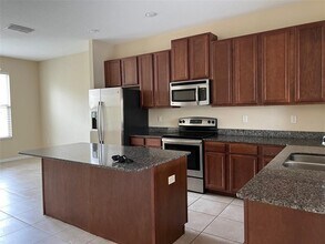 822 Callista Cay Loop in Tarpon Springs, FL - Building Photo - Building Photo