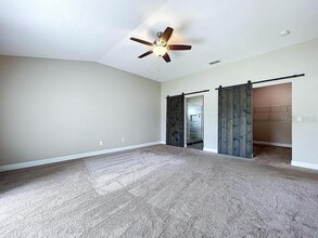 2049 Darlington Oak Dr in Seffner, FL - Building Photo - Building Photo