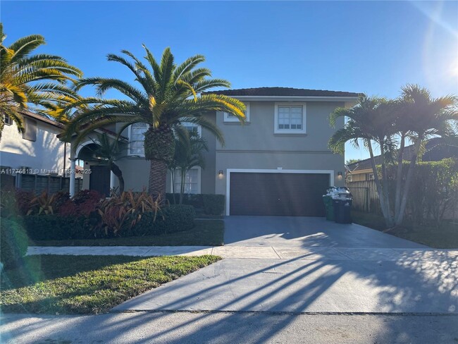 4371 SW 159th Path in Miami, FL - Foto de edificio - Building Photo