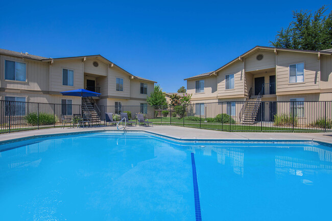 Bridgewood Crossing in Fresno, CA - Foto de edificio - Building Photo