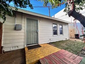 14215 Tiara St, Unit 14215 in Van Nuys, CA - Building Photo - Building Photo