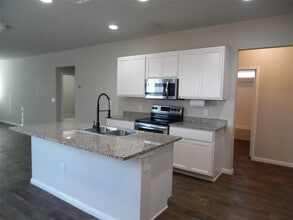 Room in House on Independence Ave in Liberty Hill, TX - Foto de edificio - Building Photo