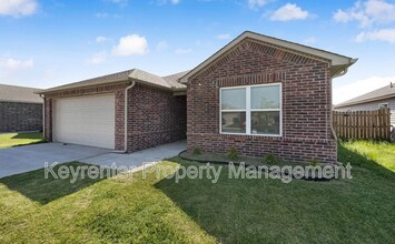 1504 Chuck Wagon Dr in El Reno, OK - Foto de edificio - Building Photo