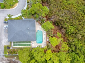 11036 SE Sea Pines Cir in Hobe Sound, FL - Building Photo - Building Photo