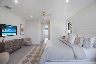 317 NE 21st St in Wilton Manors, FL - Building Photo - Building Photo