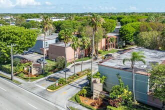 Spanish Trace Condominiums in Miami, FL - Building Photo - Building Photo