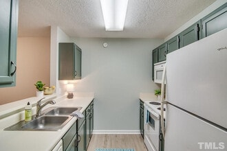 Room in Condo on Audubon Lake Dr in Durham, NC - Building Photo - Building Photo