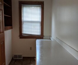 17355 McIntyre St in Detroit, MI - Foto de edificio - Building Photo