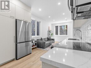 45 Bellevue Ave in Toronto, ON - Building Photo - Building Photo