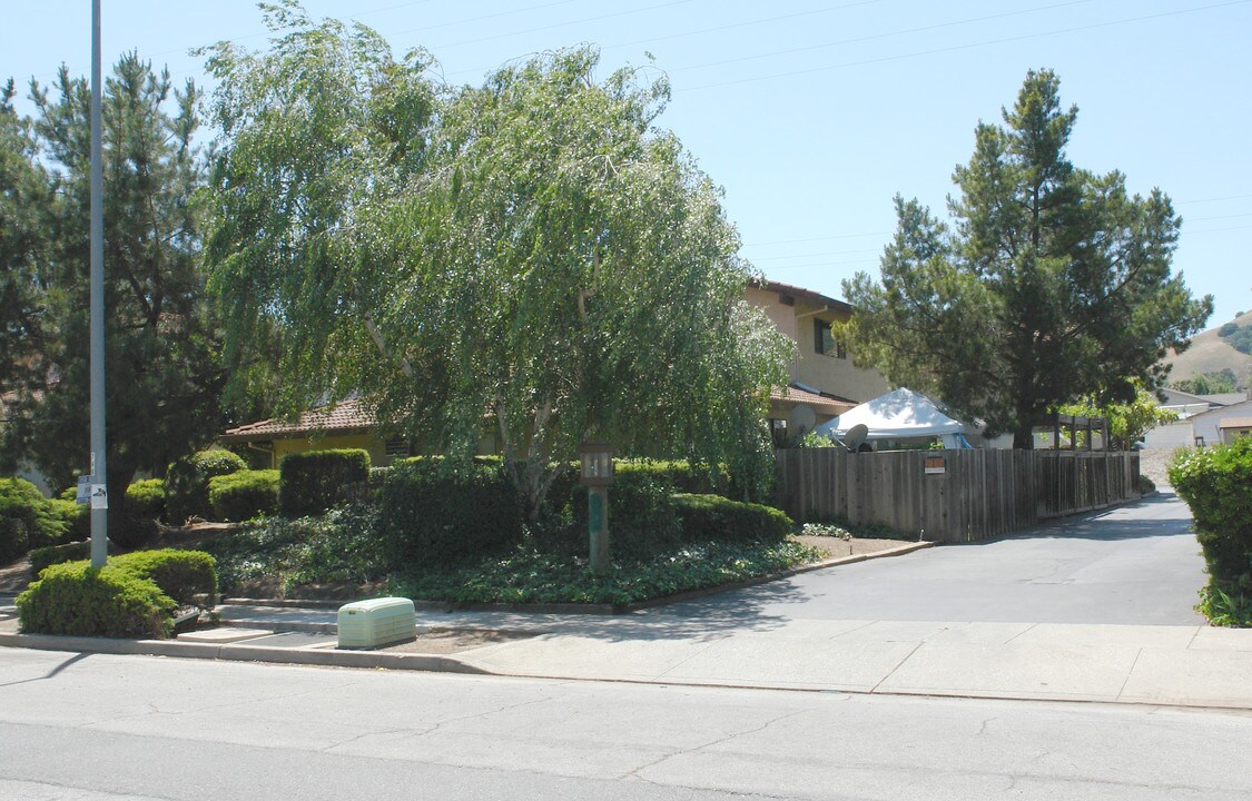 16725 Barnell Ave in Morgan Hill, CA - Building Photo
