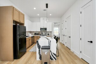 7129 Sidney St in Houston, TX - Building Photo - Building Photo