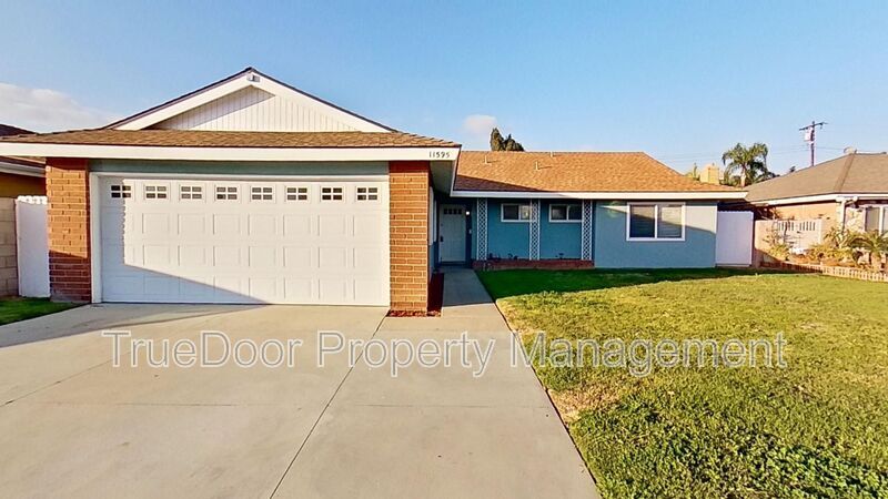 11595 Poppy Ave in Fountain Valley, CA - Building Photo