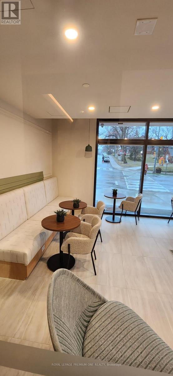 1660 Bloor St W in Toronto, ON - Building Photo - Building Photo