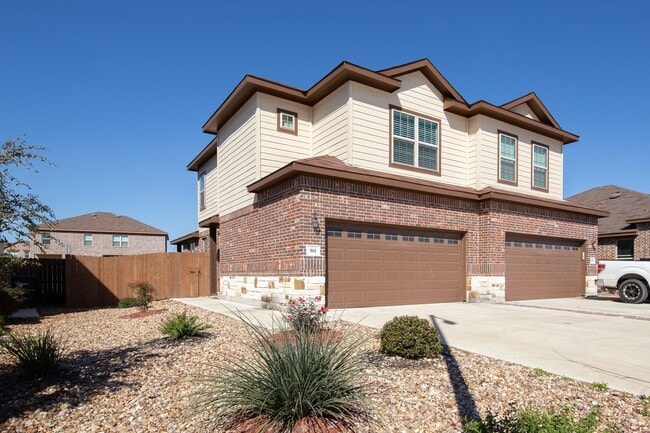 property at 561 Creekside FRST