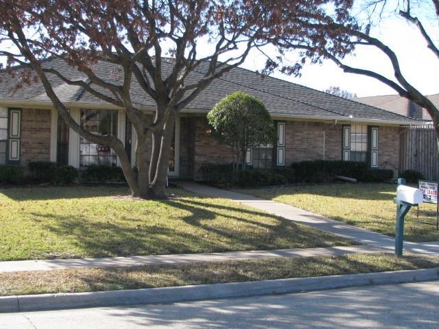 2220 Teakwood Ln in Plano, TX - Building Photo