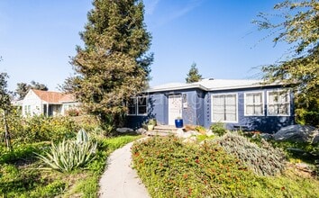 2600 Dracena St in Bakersfield, CA - Building Photo - Building Photo