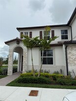 2582 SE 29th St in Homestead, FL - Building Photo