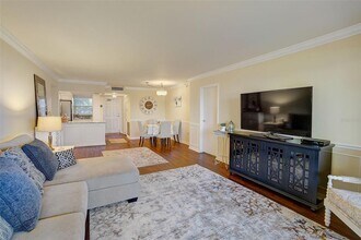 5108 Brittany Dr S in St. Petersburg, FL - Building Photo - Building Photo
