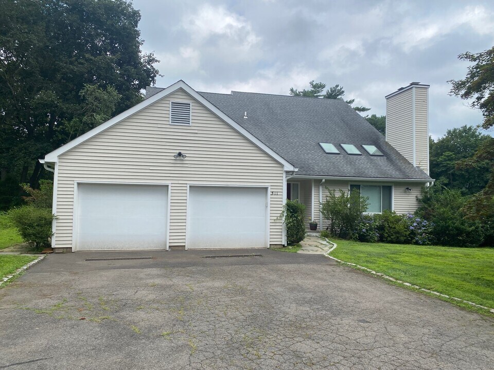 511 Scofieldtown Rd in Stamford, CT - Building Photo