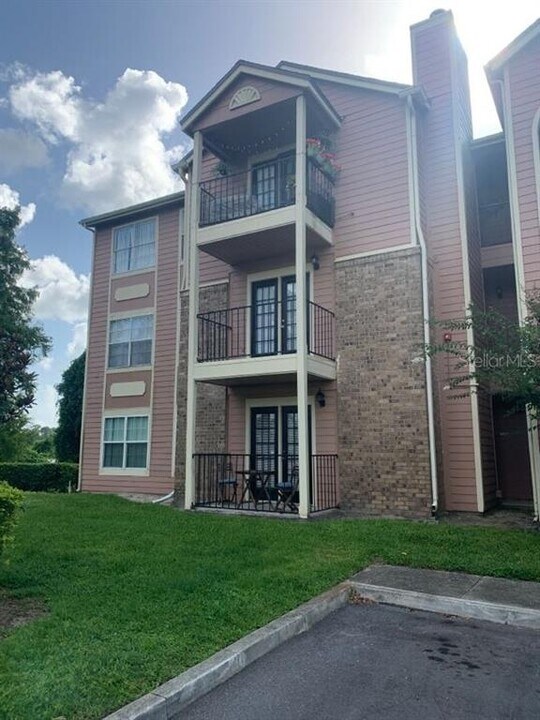 10209 N Alafaya Trail in Orlando, FL - Building Photo