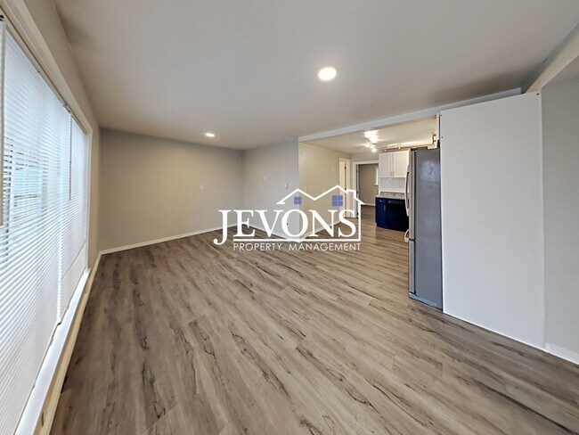 3303 S Ainsworth Ave in Tacoma, WA - Building Photo - Building Photo