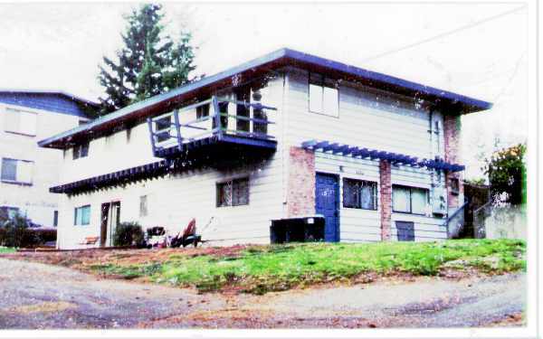 5606 SW 168th St SW in Lynnwood, WA - Foto de edificio