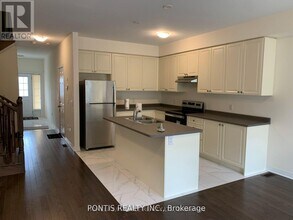 26 Brixham Ln in Brampton, ON - Building Photo - Building Photo