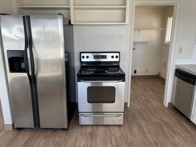 1021 W Lakeside Dr in Moses Lake, WA - Building Photo - Building Photo