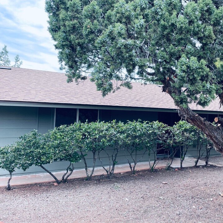 85 Lipton Dr in Sedona, AZ - Building Photo