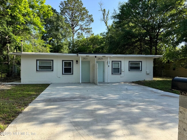 property at 2829 W 6th St