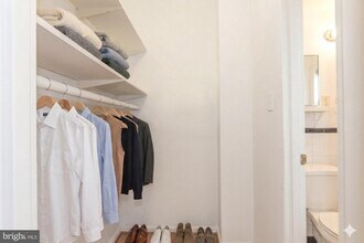 2141 I St NW, Unit 316 in Washington, DC - Foto de edificio - Building Photo