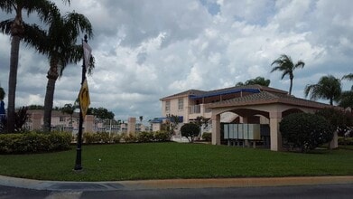 2082 SE Wild Meadow Cir in Port St. Lucie, FL - Building Photo - Building Photo