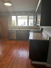 64 Billings Ave, Unit 2 in Medford, MA - Foto de edificio - Building Photo
