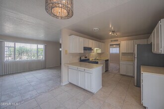 1504 Nueces Way in El Paso, TX - Building Photo - Building Photo