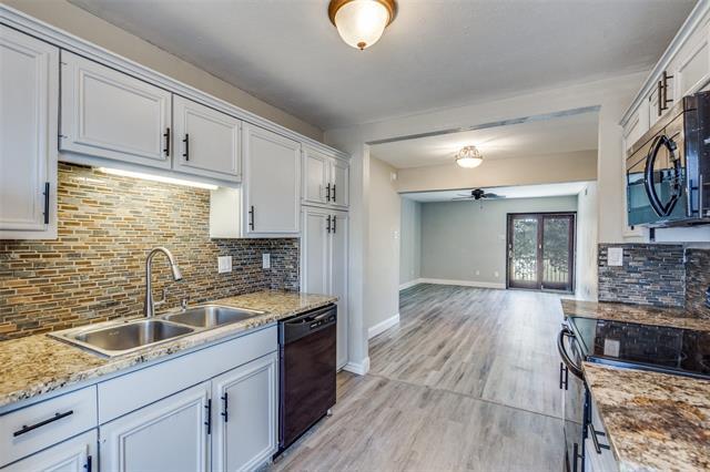 529 W Lookout Dr in Richardson, TX - Building Photo