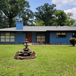 property at 209 S Laurel St