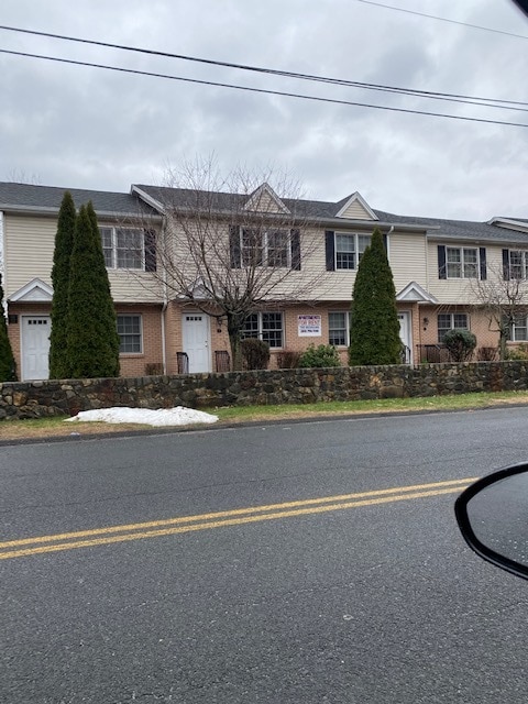1541 Highland Ave, Unit I in Waterbury, CT - Building Photo - Building Photo