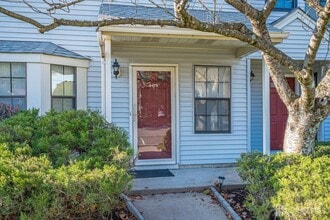 404 Maplecrest Rd in Edison, NJ - Building Photo - Building Photo